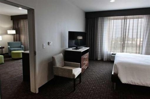 фото отеля Hilton Garden Inn Victoria