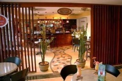 фото отеля Rainbow Paradise Beach Resort