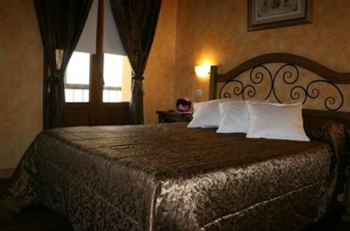 фото отеля Hostal Segovia