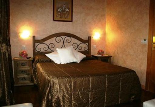 фото отеля Hostal Segovia