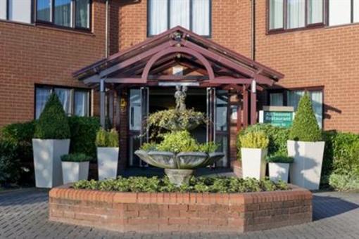 фото отеля Holiday Inn A55 Chester-West