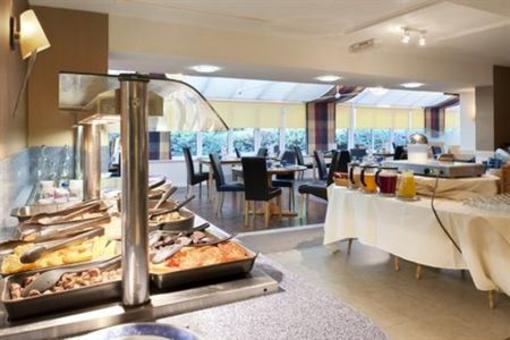 фото отеля Holiday Inn A55 Chester-West