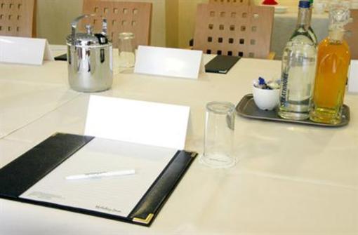 фото отеля Holiday Inn A55 Chester-West