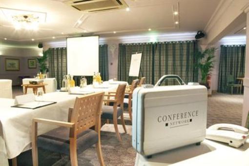 фото отеля Holiday Inn A55 Chester-West