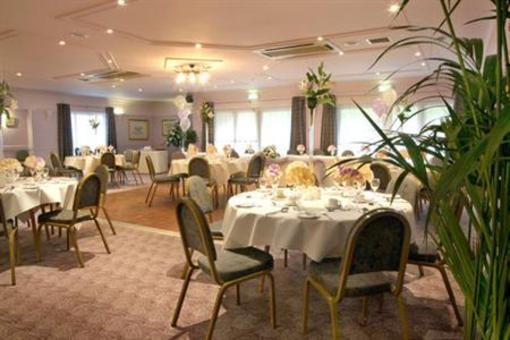 фото отеля Holiday Inn A55 Chester-West
