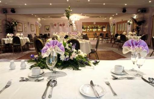 фото отеля Holiday Inn A55 Chester-West