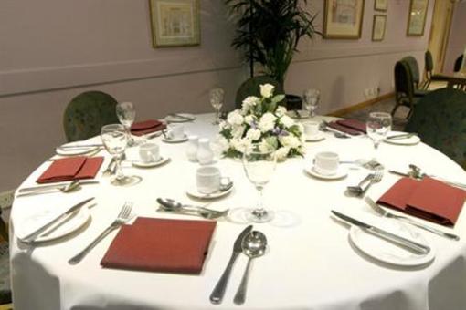 фото отеля Holiday Inn A55 Chester-West