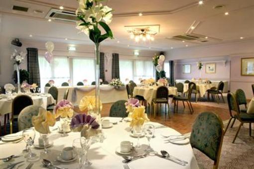 фото отеля Holiday Inn A55 Chester-West