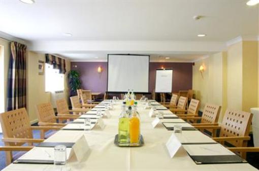 фото отеля Holiday Inn A55 Chester-West