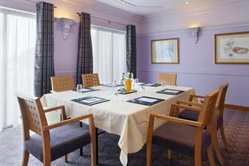 фото отеля Holiday Inn A55 Chester-West