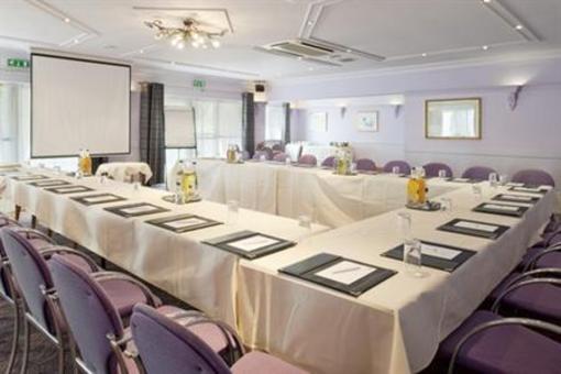 фото отеля Holiday Inn A55 Chester-West