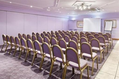 фото отеля Holiday Inn A55 Chester-West