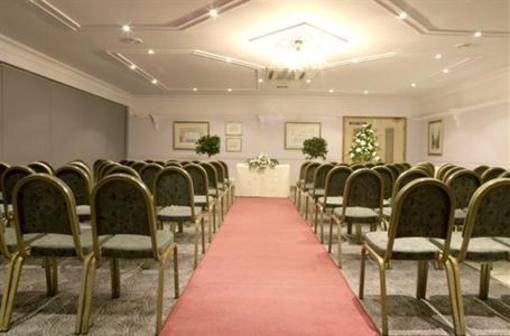 фото отеля Holiday Inn A55 Chester-West
