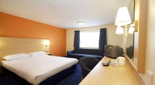 фото отеля Travelodge Buckingham