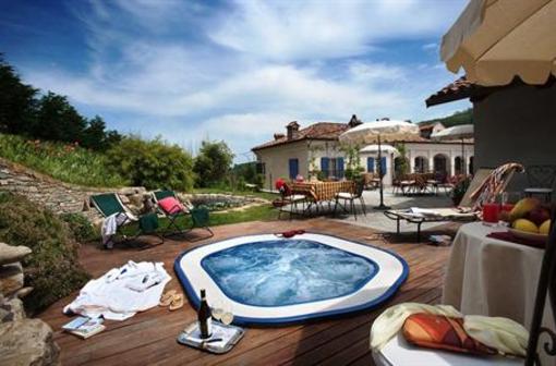фото отеля Marcarini Agriturismo Neviglie
