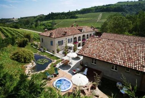 фото отеля Marcarini Agriturismo Neviglie