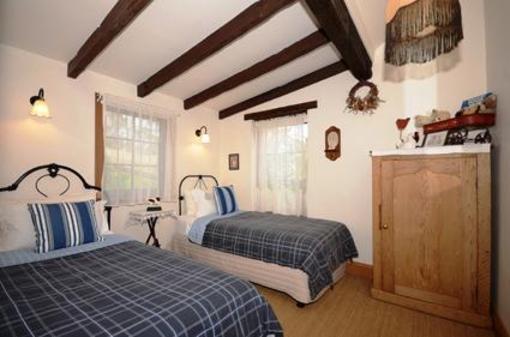 фото отеля Adelaide Hills Country Cottages Oakbank