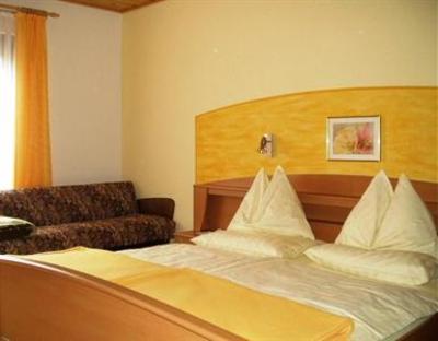 фото отеля Haus Heimo Pension Bad Kleinkirchheim