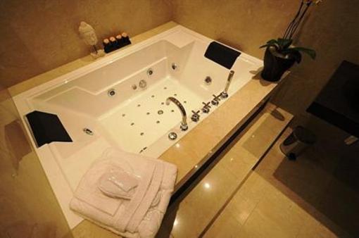 фото отеля Business Hotel First Feusisberg