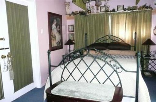 фото отеля River Road Bed & Breakfast