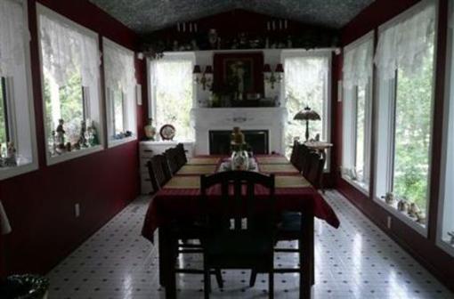 фото отеля River Road Bed & Breakfast
