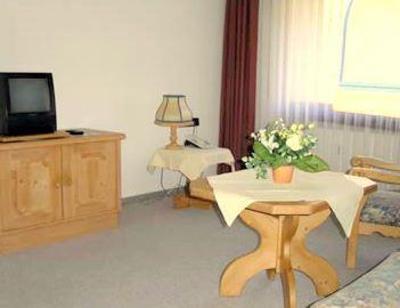 фото отеля Hotel Quellenhof Garni mit Thermalbad Bad Urach