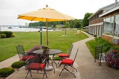 фото отеля Lakeside Inn Resort