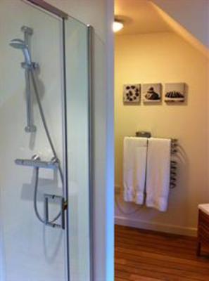фото отеля Tanglewood Lodge Bed & Breakfast