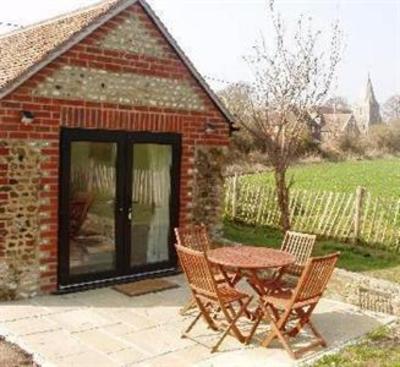 фото отеля Sycamore Barn Self Catering Accommodation Pagham