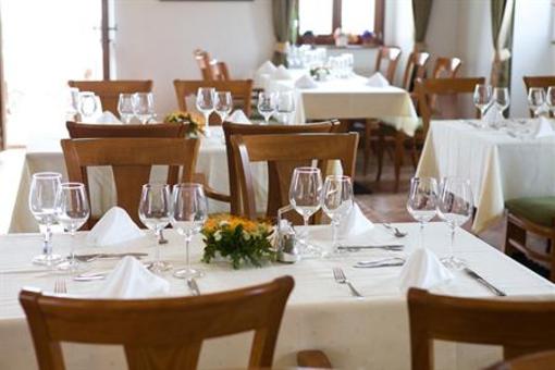 фото отеля Helikon Taverna Wellness Hotel