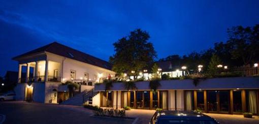 фото отеля Helikon Taverna Wellness Hotel