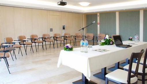 фото отеля Helikon Taverna Wellness Hotel