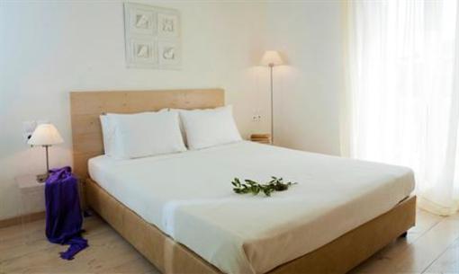 фото отеля Ftelia Bay Apartments