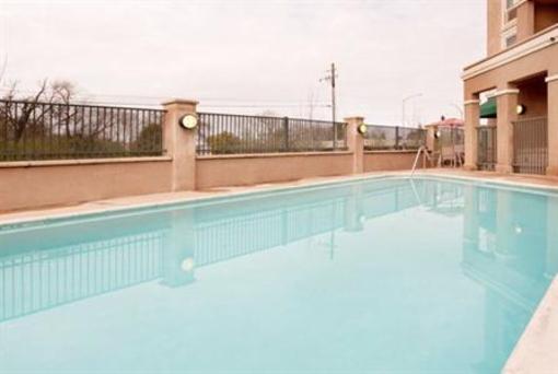 фото отеля Holiday Inn Express Windsor - Sonoma County