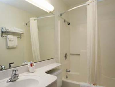 фото отеля Super 8 Motel Lewistown