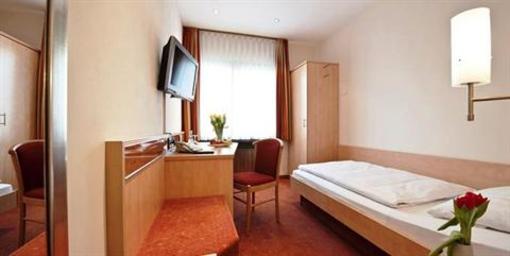фото отеля Schumacher Hotel Filderstadt