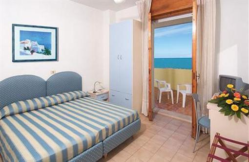 фото отеля Hotel Embassy Pesaro