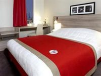 Kyriad Versailles St-Cyr