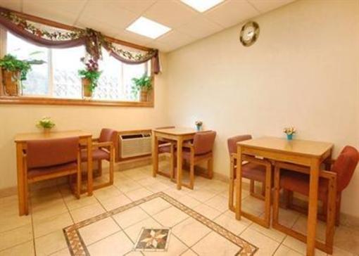 фото отеля Econo Lodge Downtown Omaha