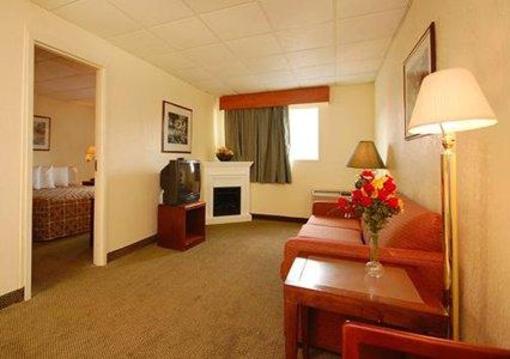 фото отеля Econo Lodge Downtown Omaha