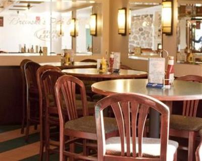 фото отеля Riverport Inn Express Suites
