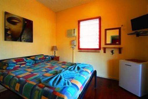 фото отеля Travellers Oasis Backpackers