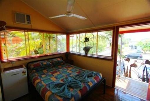 фото отеля Travellers Oasis Backpackers