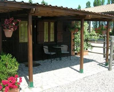 фото отеля Casale Farnesiana B&B