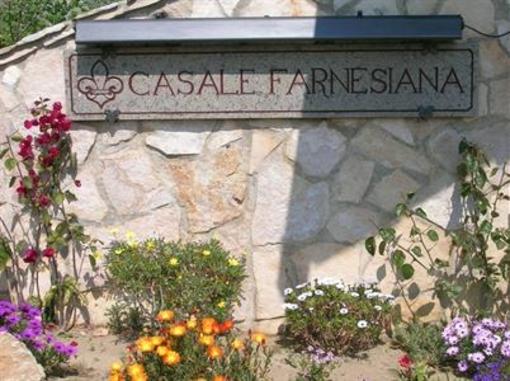 фото отеля Casale Farnesiana B&B