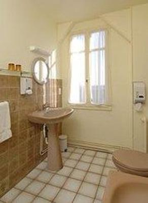 фото отеля Hotel Au Chapon Fin Poitiers