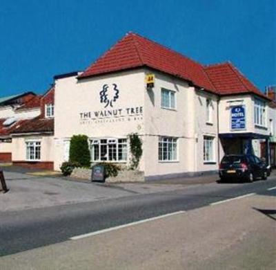 фото отеля The Walnut Tree Hotel