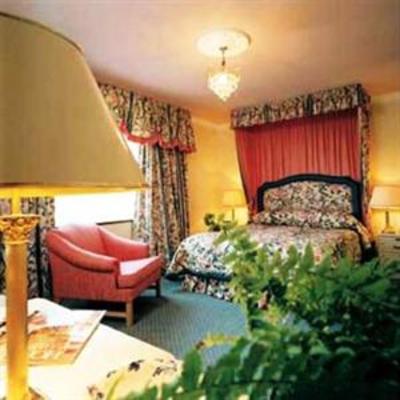фото отеля The Walnut Tree Hotel
