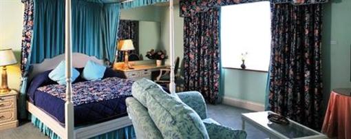 фото отеля The Walnut Tree Hotel
