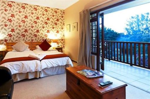 фото отеля Lodge on Main Guest House and Conference Centre